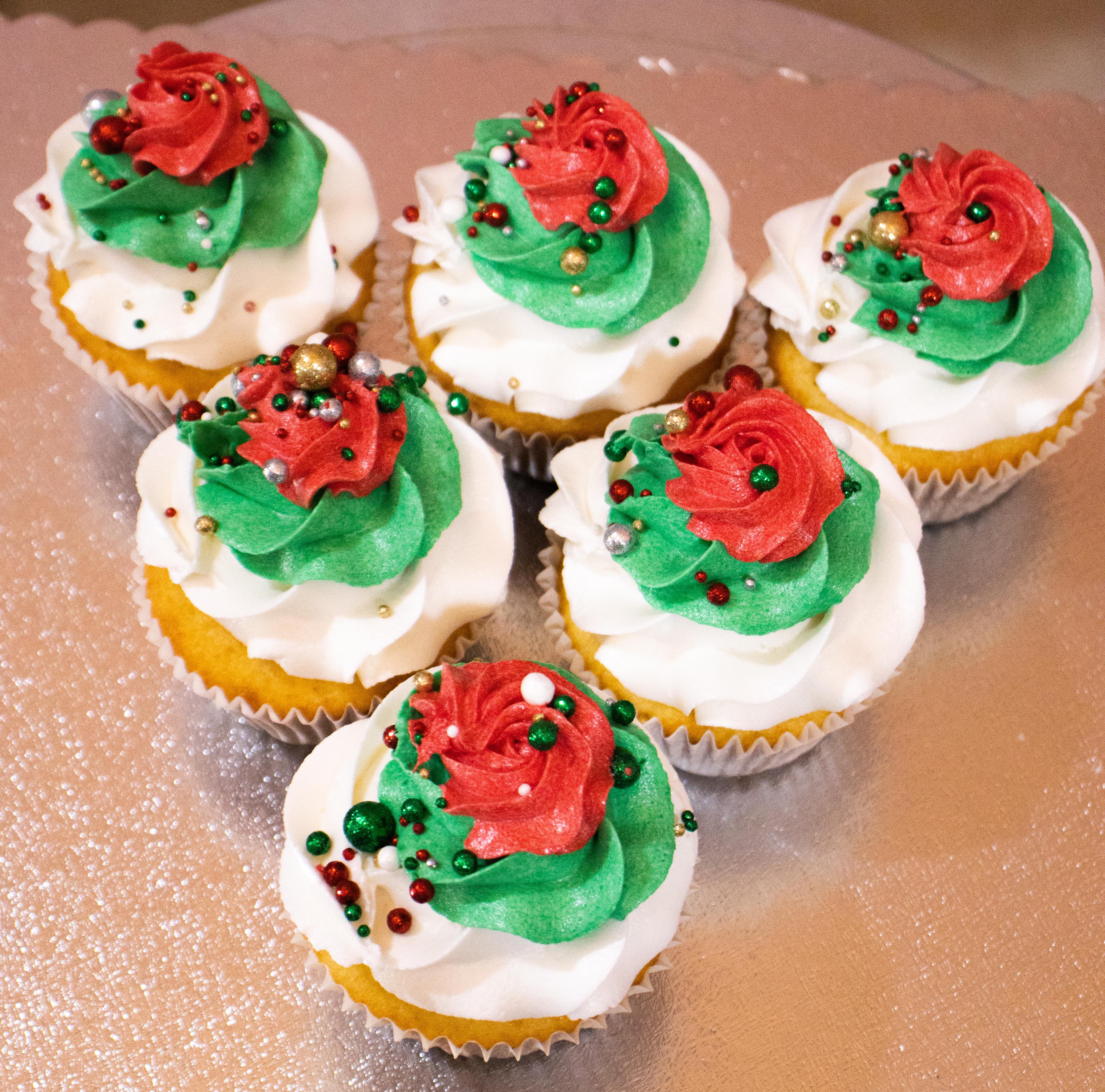 How to Bake Christmas Cupcakes