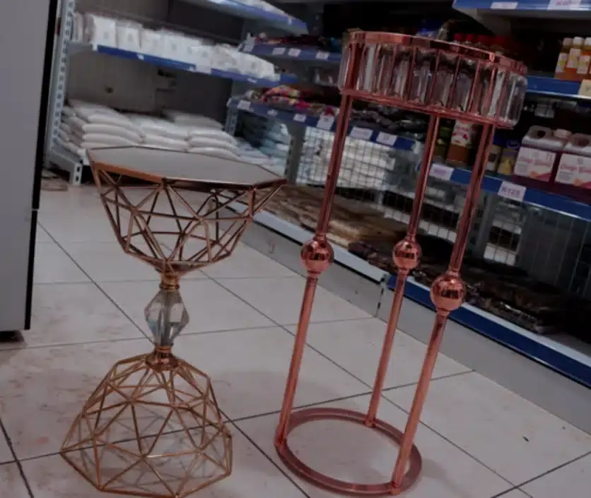 How to Use a Cake Turntable Like a Pro